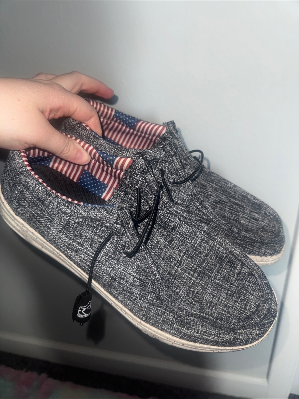 Hey Dude Style Grey Knit Men’s Lace-Up Sneakers